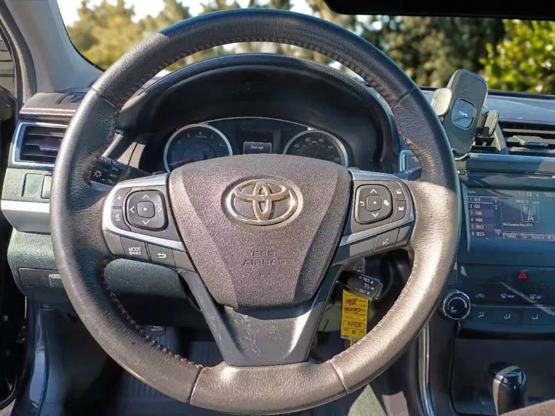 Used 2017 Toyota Camry XSE image 16