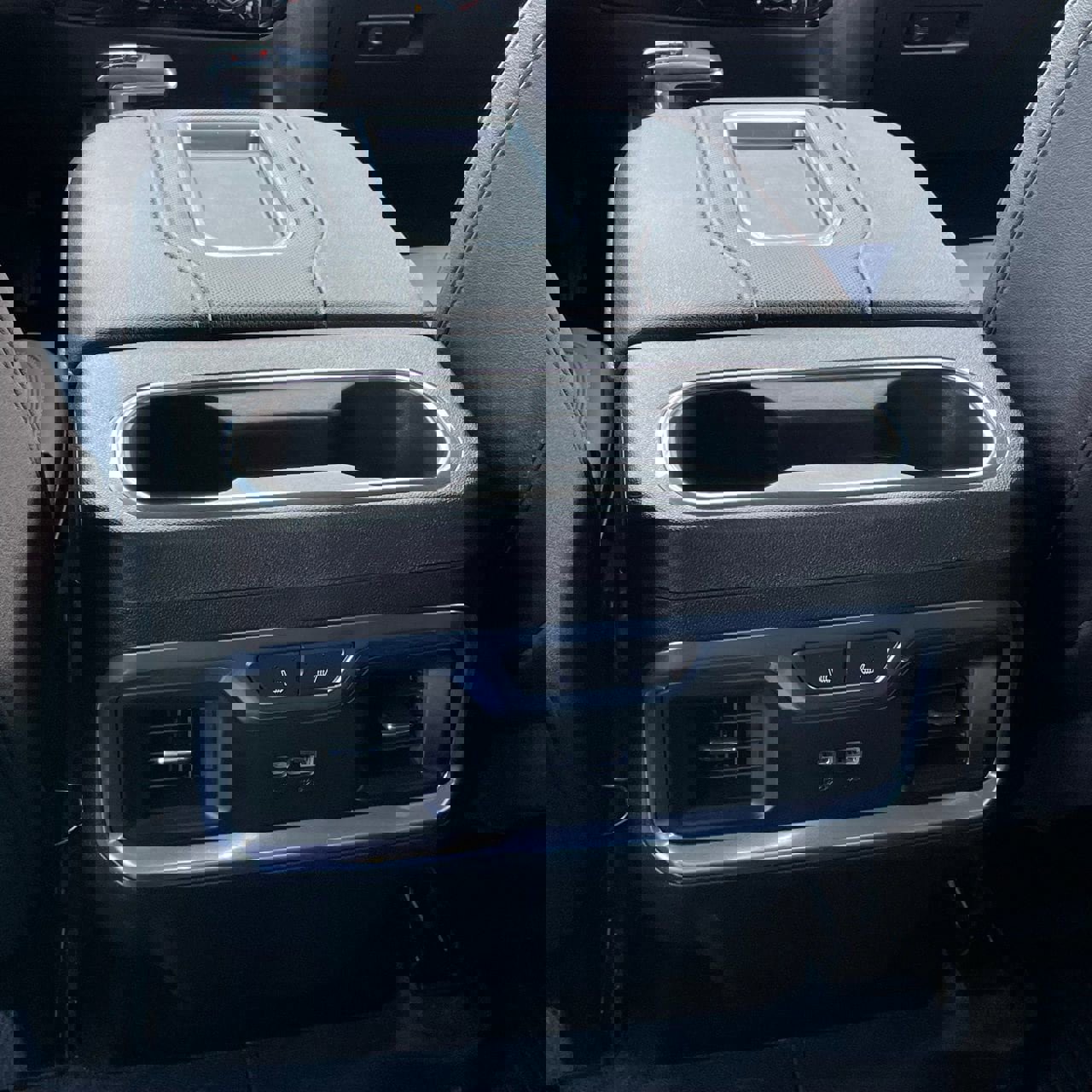 Used 2022 Chevrolet Silverado 1500 LTZ w/ LTZ Premium Package AWD/4WD image 25