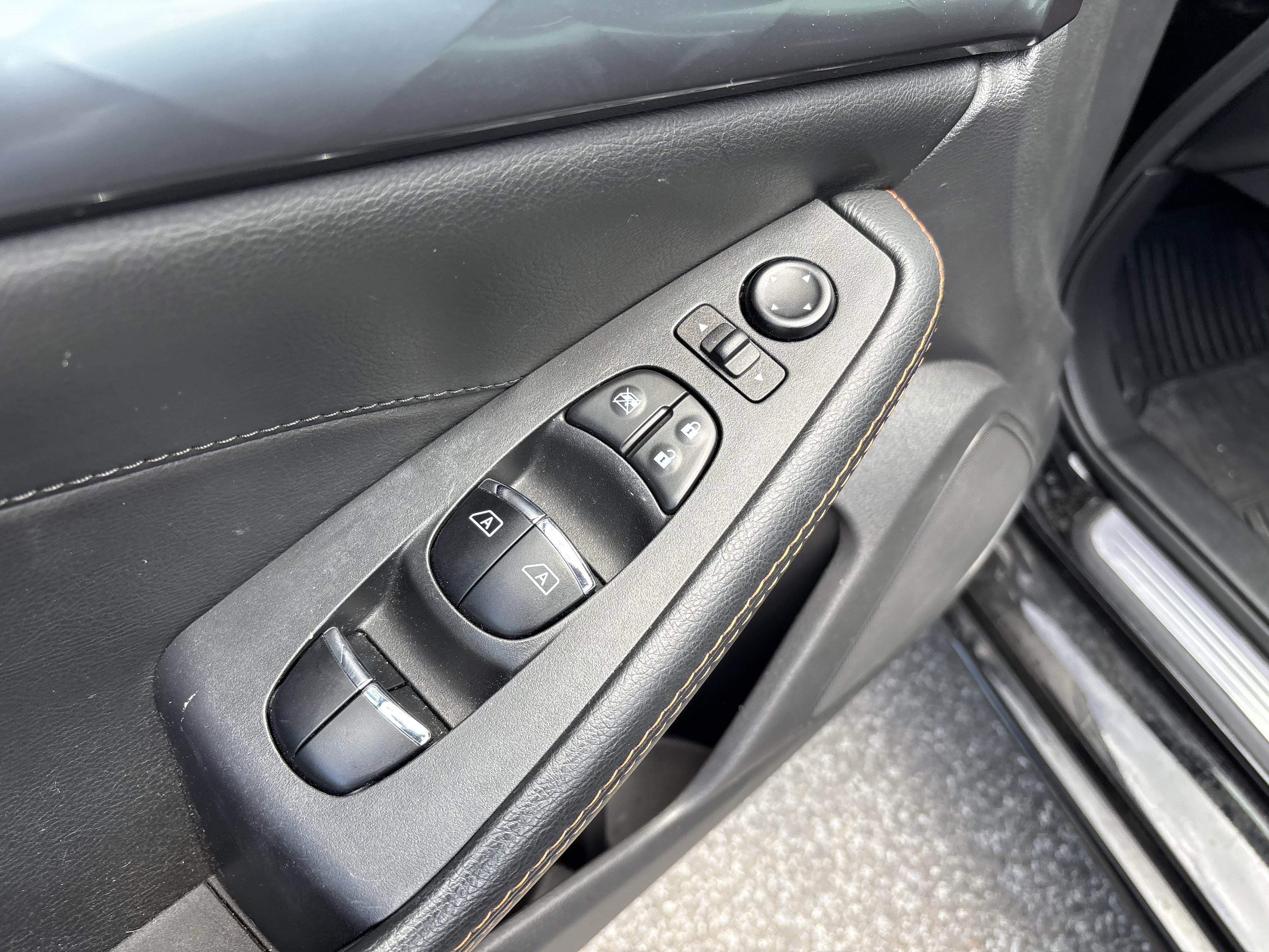 Used 2022 Nissan Maxima SR w/ Sport Mat Group image 19