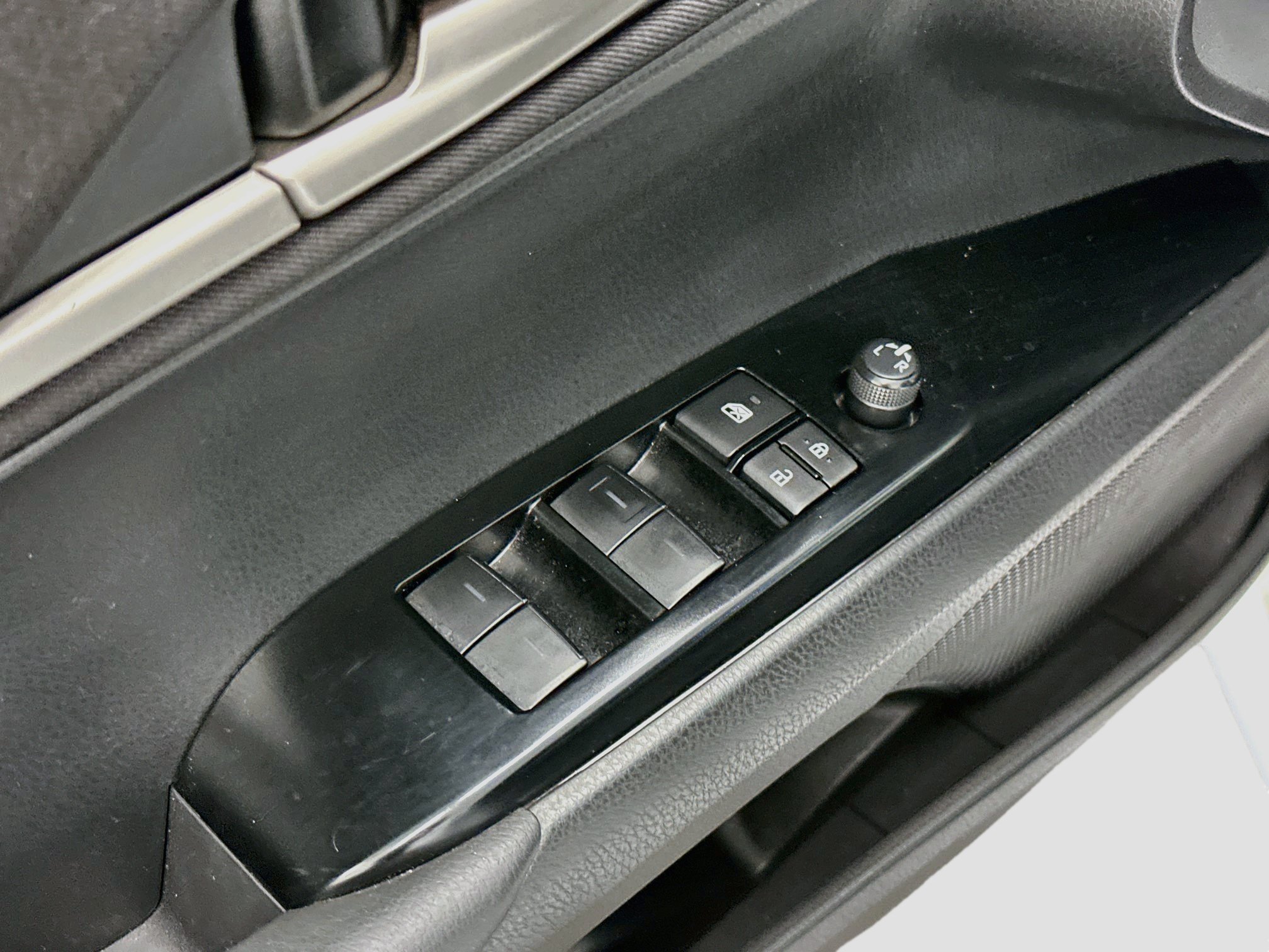 Used 2025 Toyota Camry LE FWD image 15