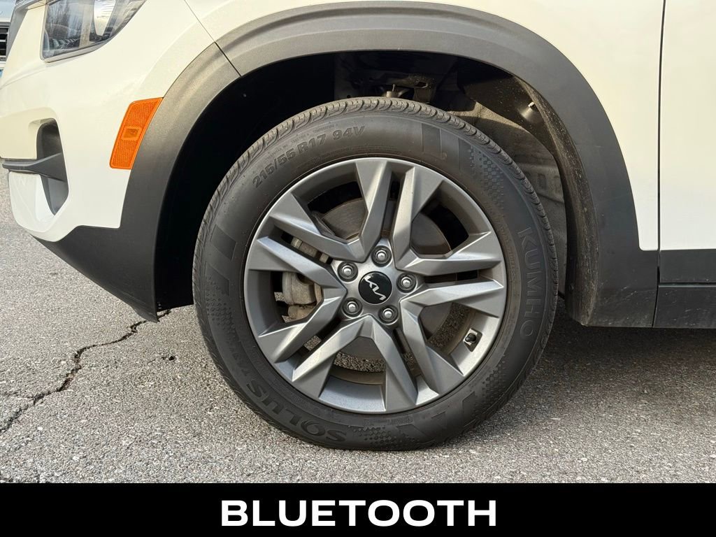 Certified 2023 Kia Seltos LX image 5