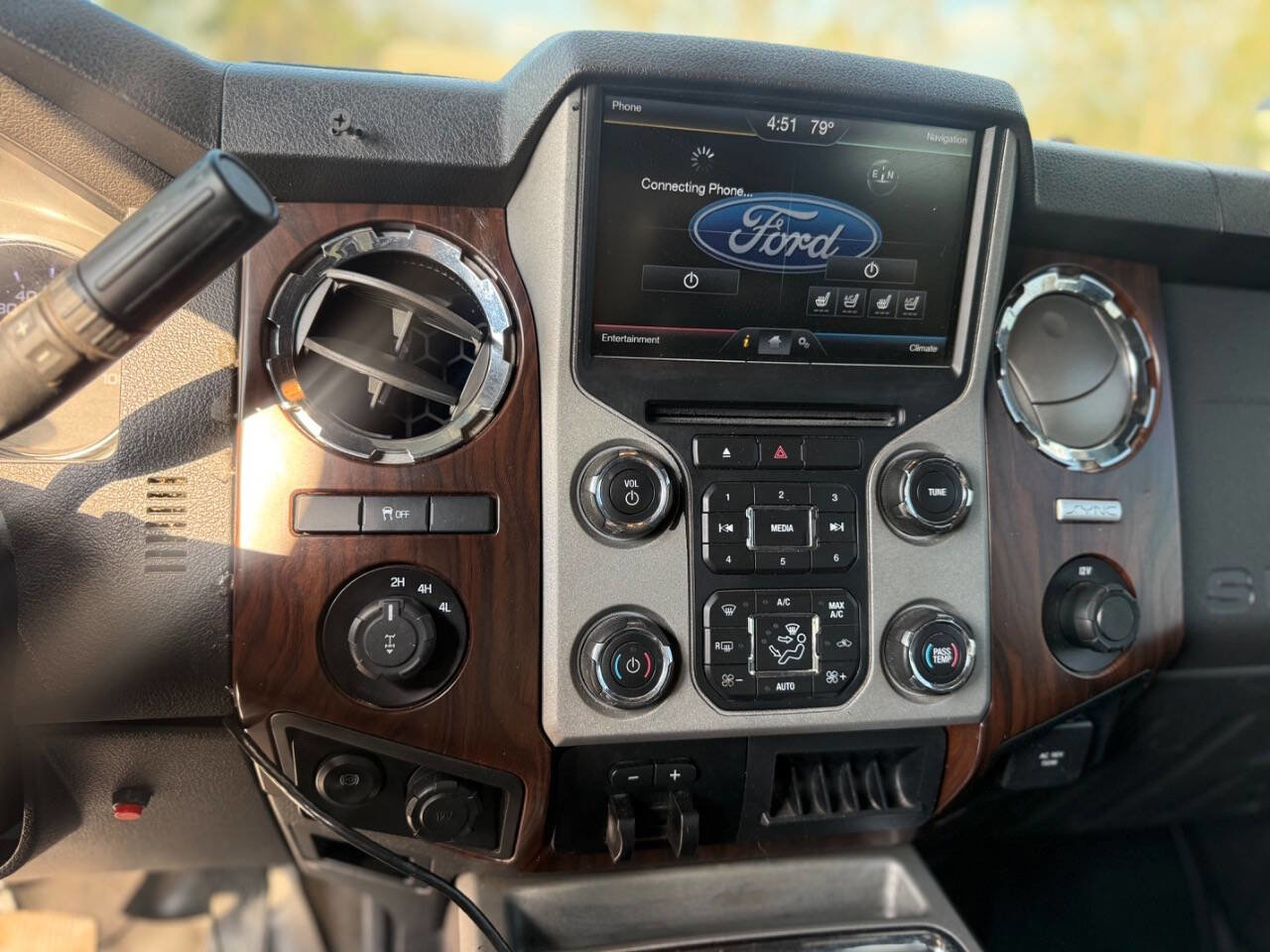 Used 2015 Ford F250 Lariat w/ Lariat Ultimate Package image 20