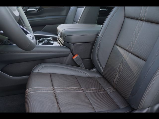 New 2026 Chevrolet Tahoe High Country AWD/4WD image 3