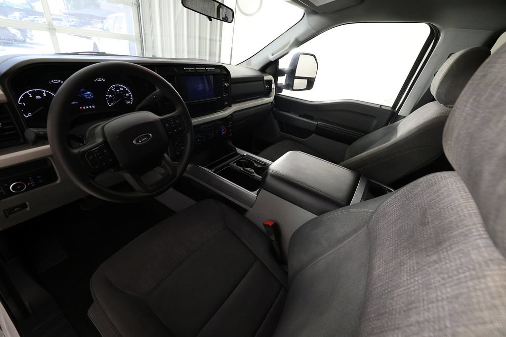 Used 2024 Ford F250 XLT w/ FX4 Off-Road Package AWD/4WD image 16