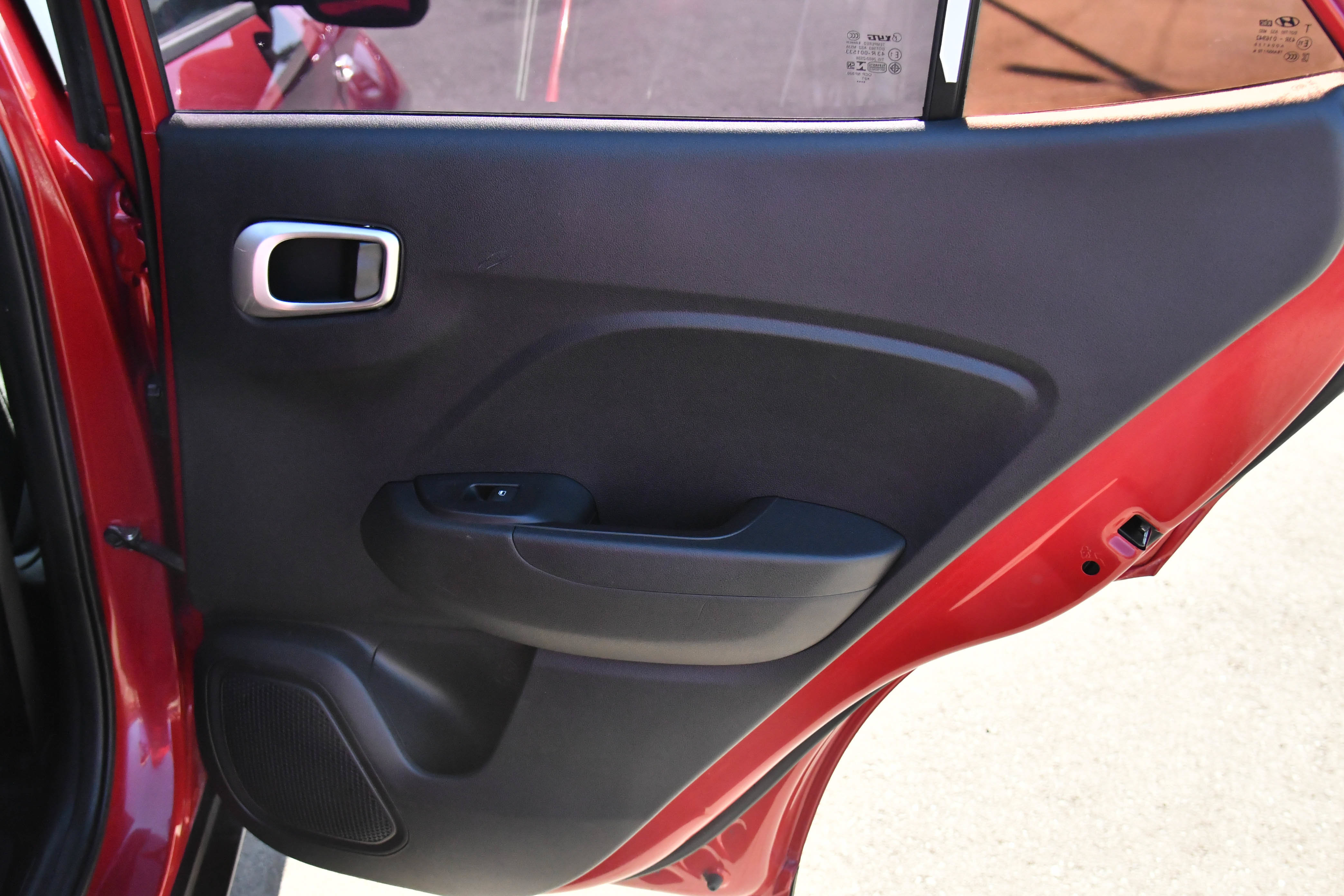 Used 2022 Hyundai Venue SE w/ Cargo Package FWD image 35
