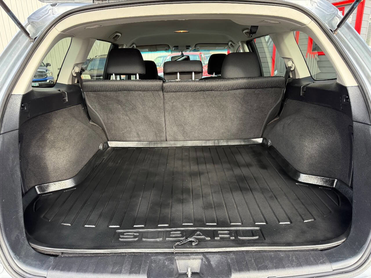 Used 2012 Subaru Outback 2.5i Premium w/ All-Weather Pkg image 11