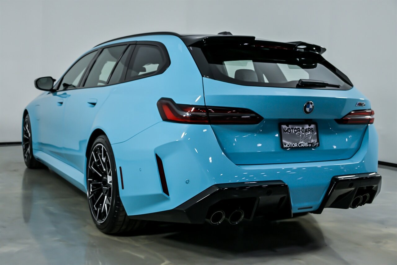 Used 2026 BMW M5 Touring w/ Executive Package image 10