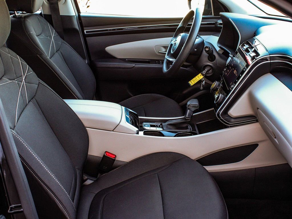 Used 2023 Hyundai Tucson SE image 40