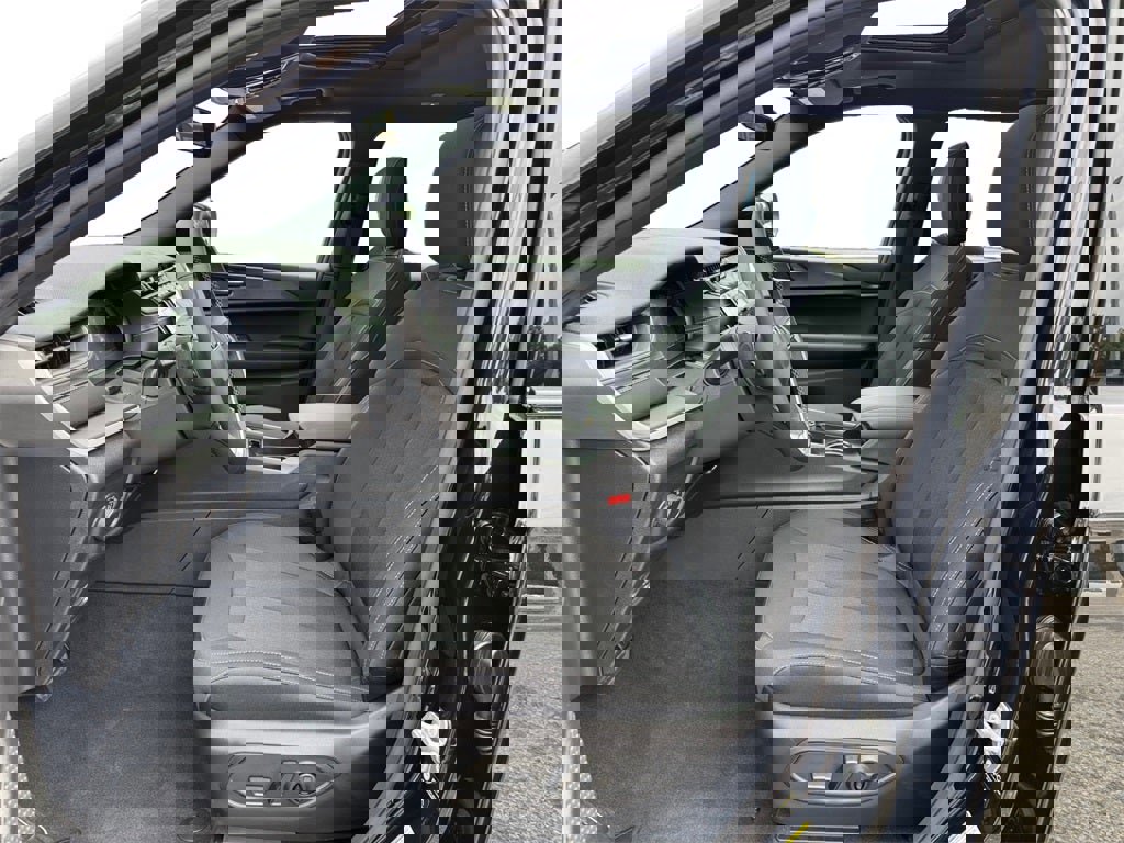 New 2025 Jeep Grand Cherokee L Laredo w/ Luxury Tech Group I image 9