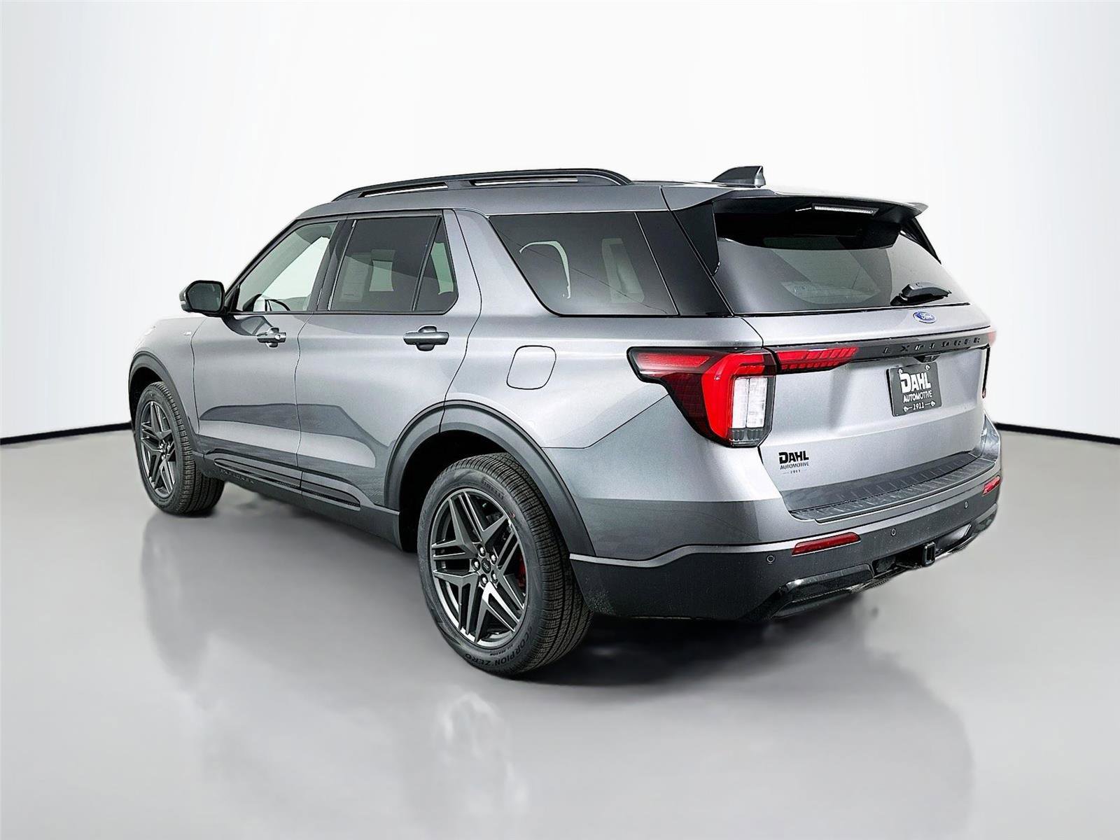 New 2026 Ford Explorer ST-Line w/ ST-Line Street Pack image 5