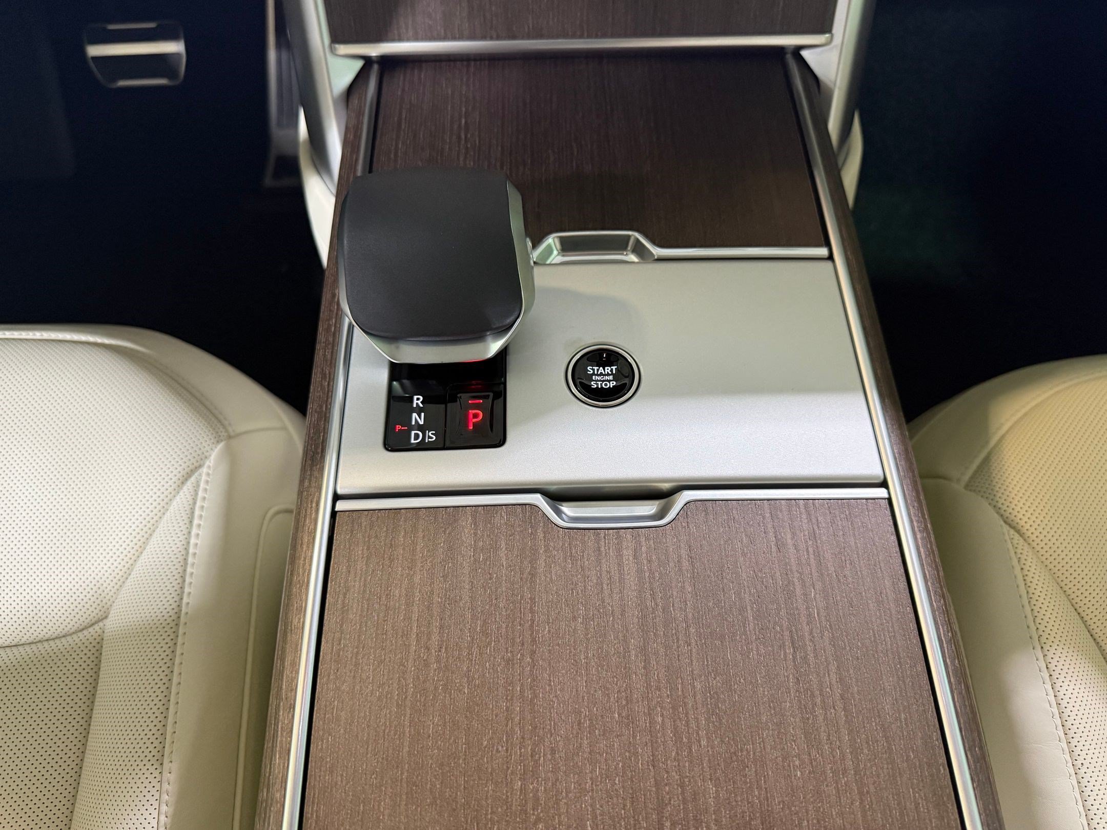 New 2026 Land Rover Range Rover SE AWD/4WD image 15