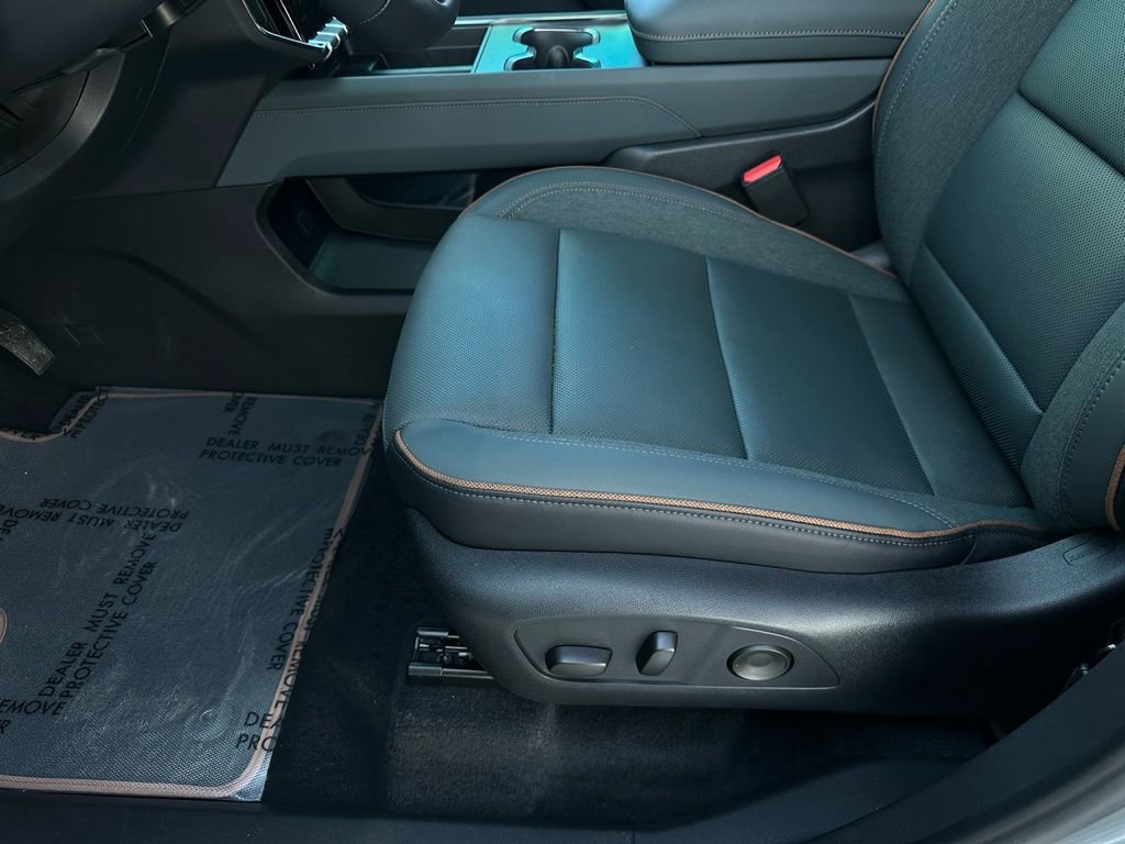 New 2026 GMC Acadia AT4 w/ Luxury Package image 11