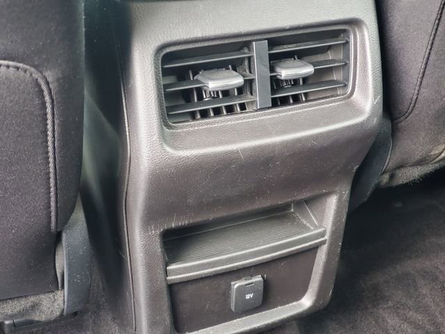 Used 2015 Ford Edge SEL image 31