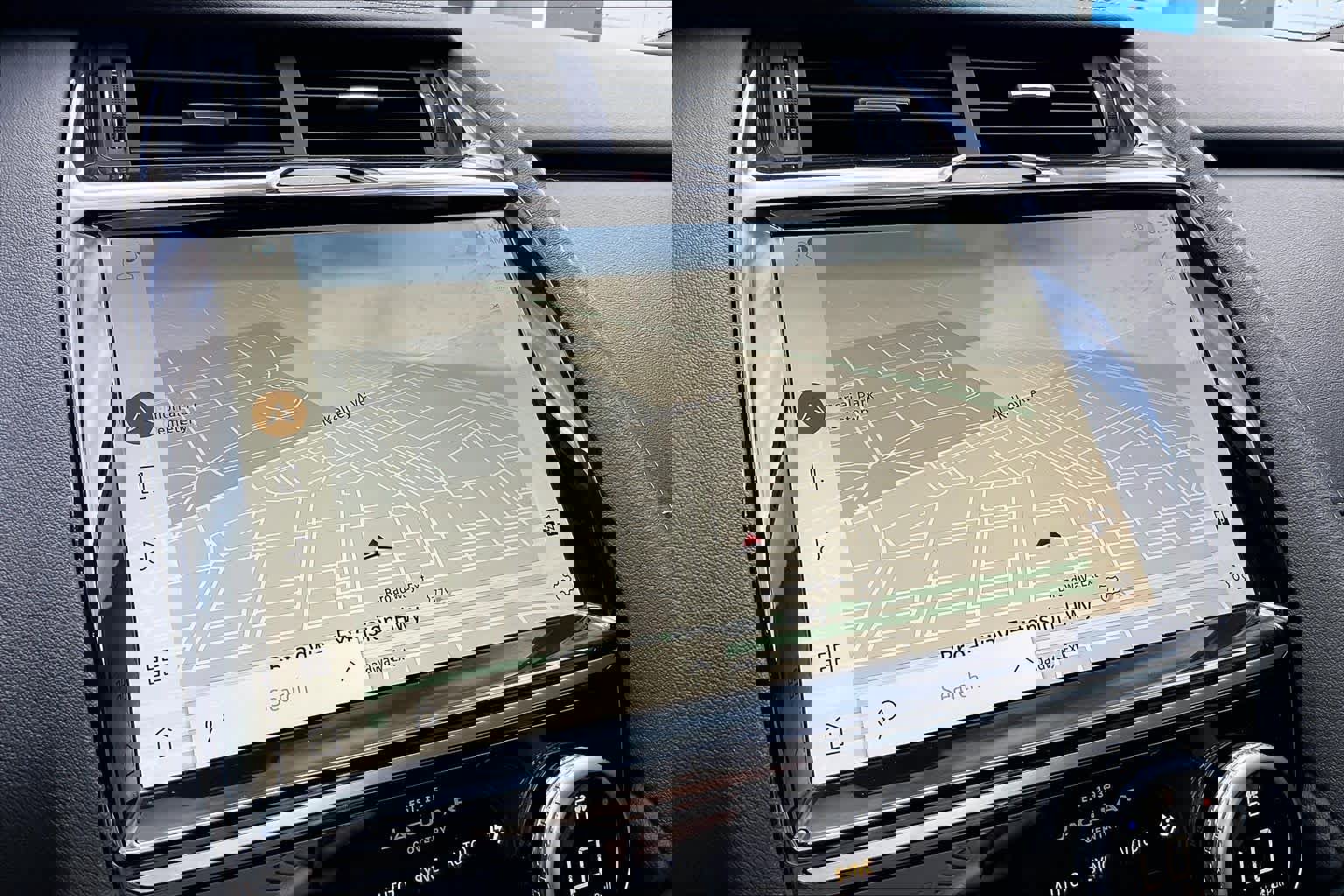 Used 2024 Jaguar E-PACE R-Dynamic SE AWD/4WD image 31