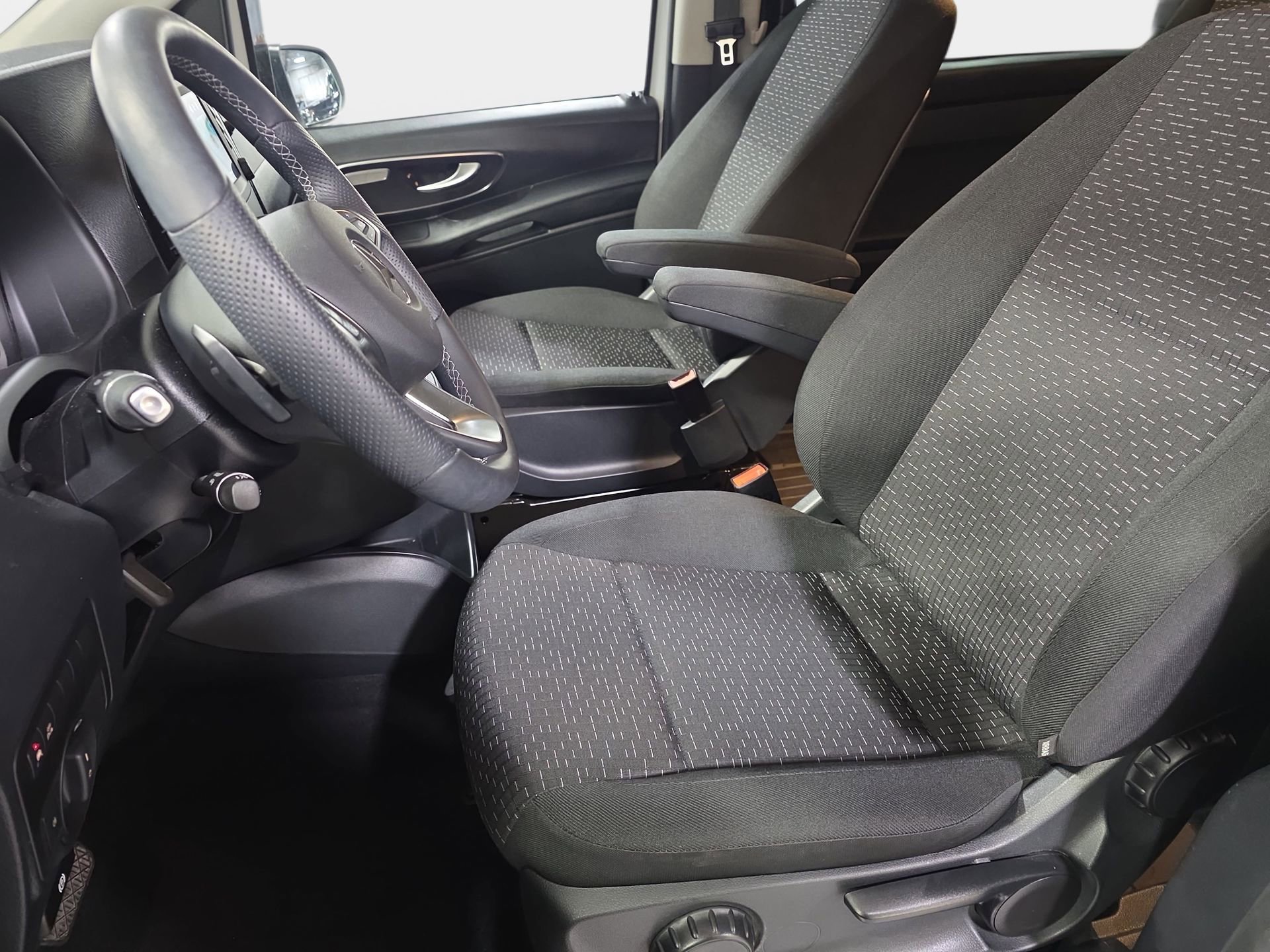 Used 2023 Mercedes-Benz Metris Passenger image 15