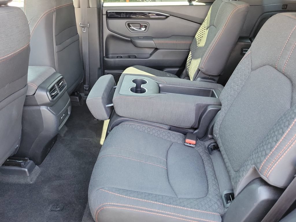 Used 2024 Honda Pilot Sport image 14