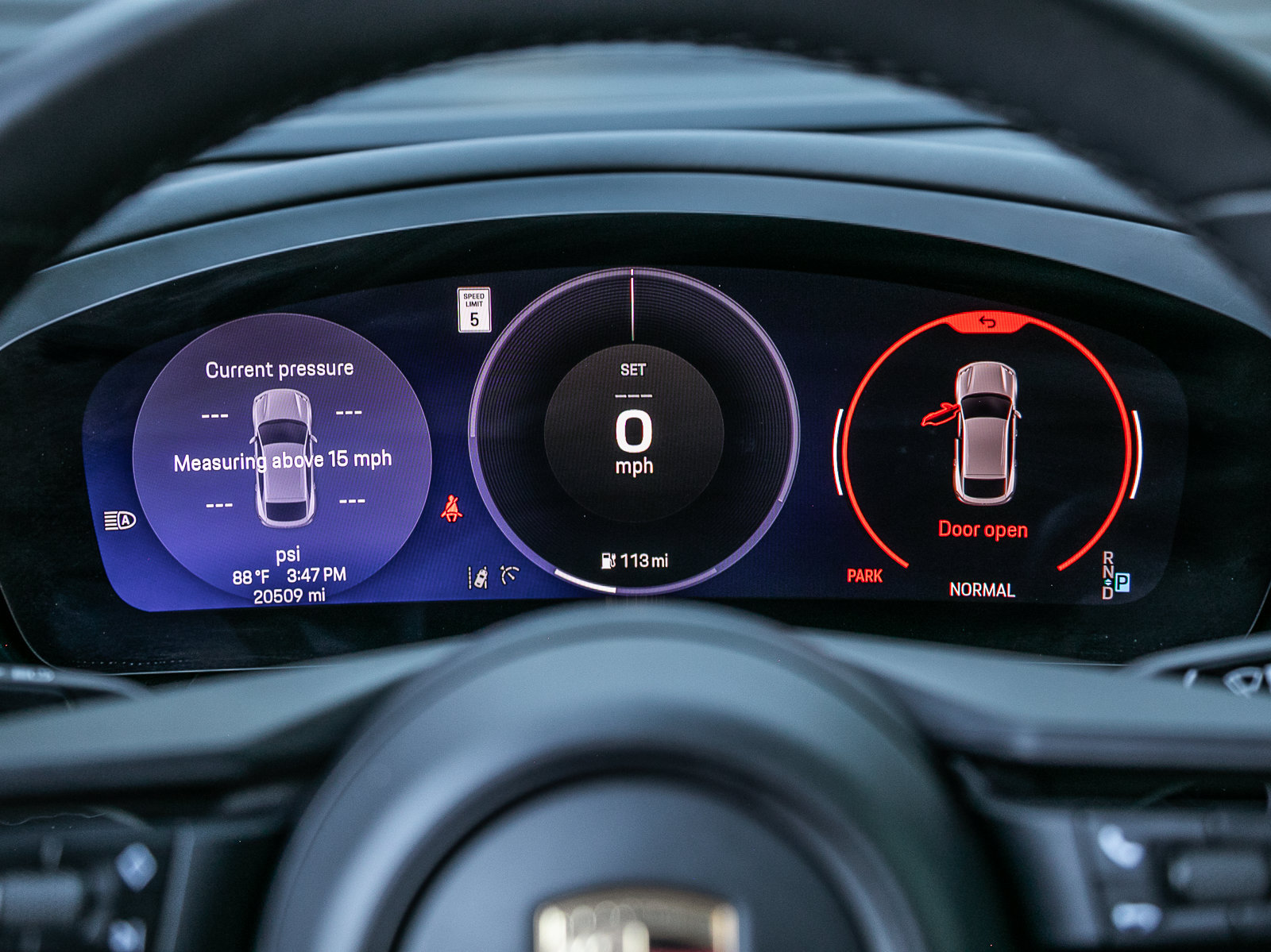 Certified 2025 Porsche Macan 4S Electric AWD/4WD image 21