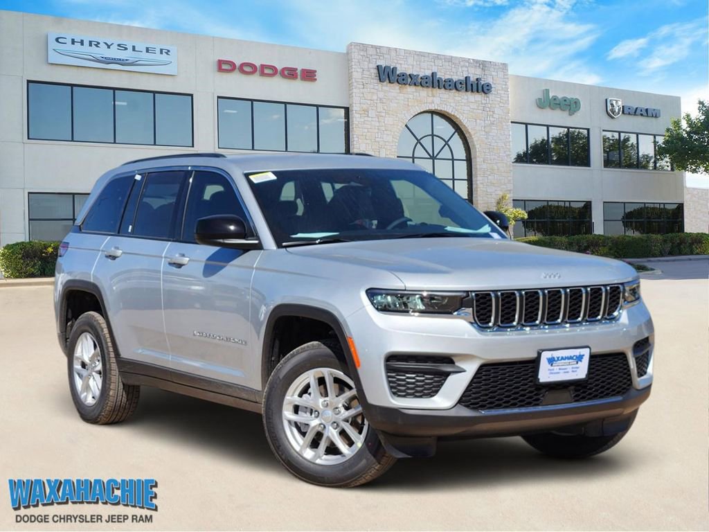 New 2026 Jeep Grand Cherokee Laredo RWD image 1
