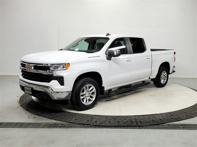 Used 2023 Chevrolet Silverado 1500 LT w/ Safety Package image 3