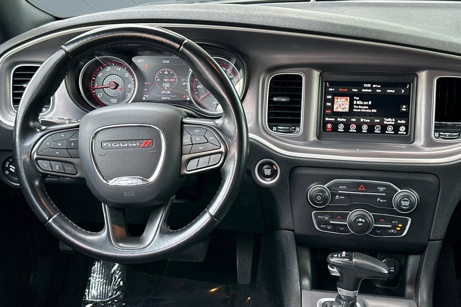 Used 2022 Dodge Charger SXT image 4