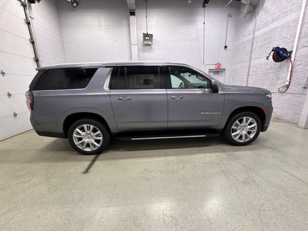 Used 2021 Chevrolet Suburban High Country AWD/4WD image 3