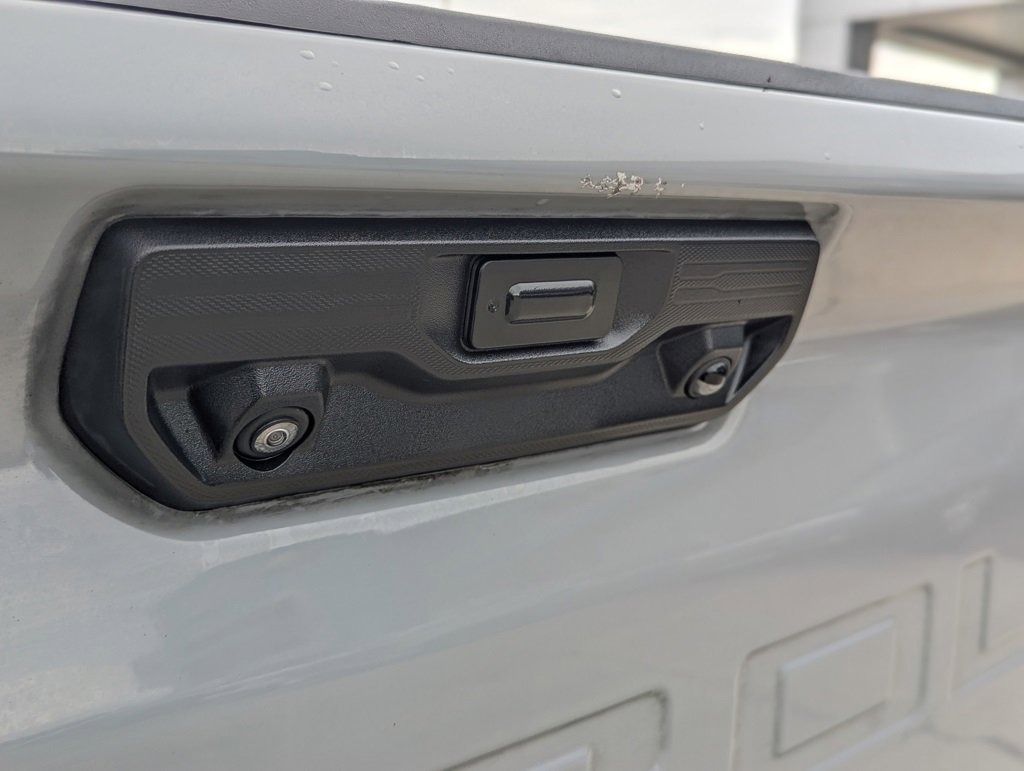 Used 2025 Chevrolet Silverado 2500 Custom w/ Custom Value Package image 18