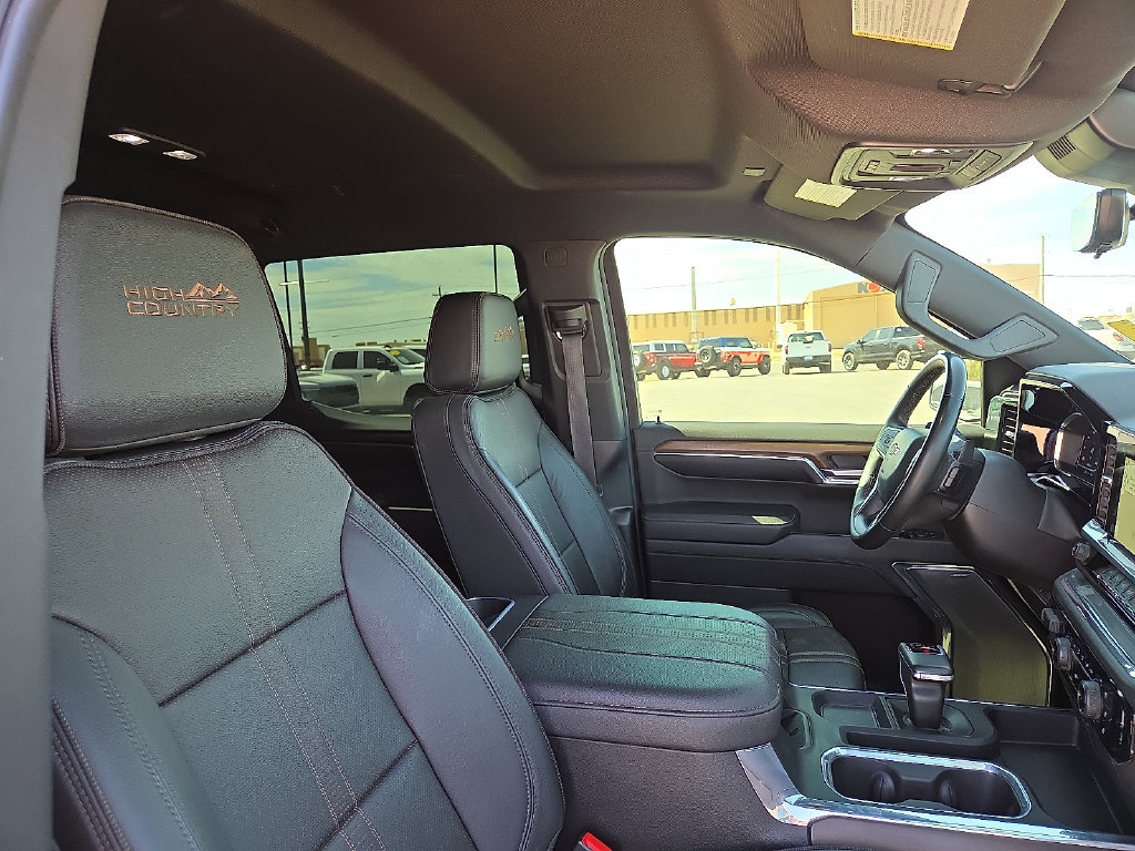Used 2024 Chevrolet Silverado 1500 High Country w/ Technology Package AWD/4WD image 14