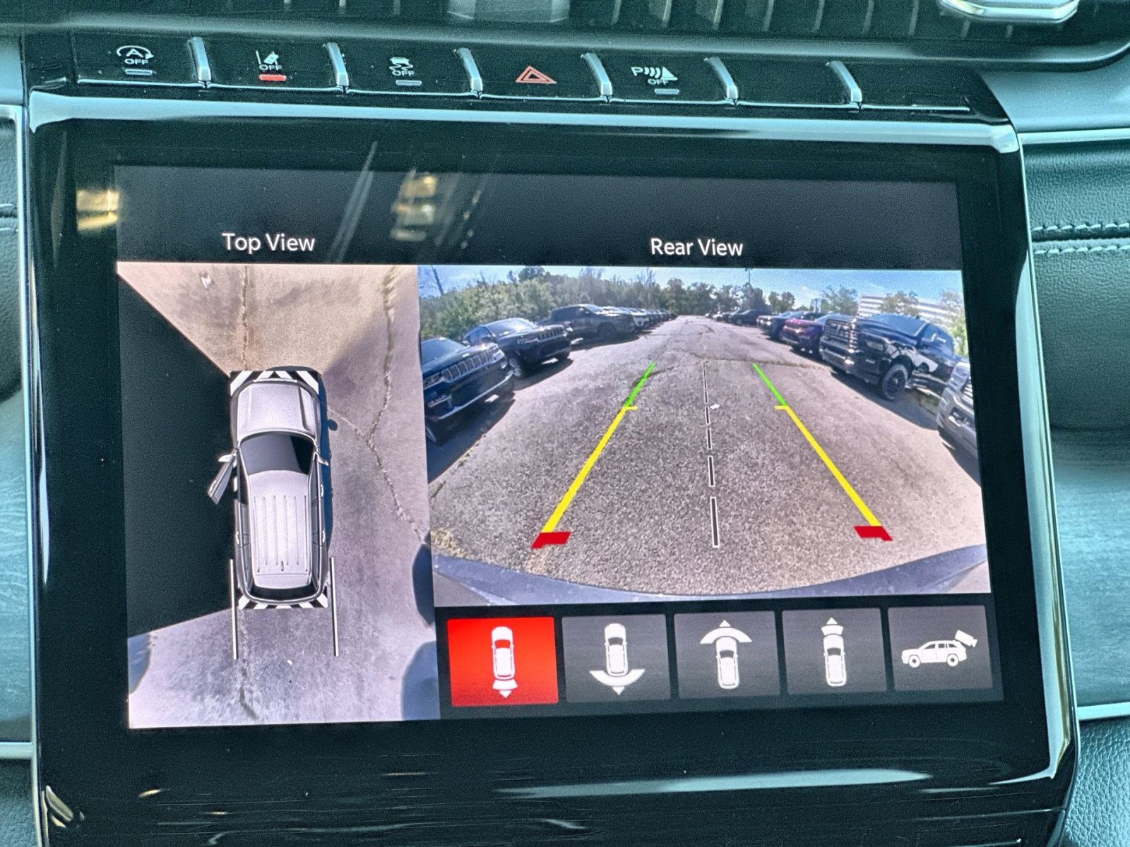 New 2025 Jeep Grand Cherokee Limited w/ Luxury Tech Group II image 19