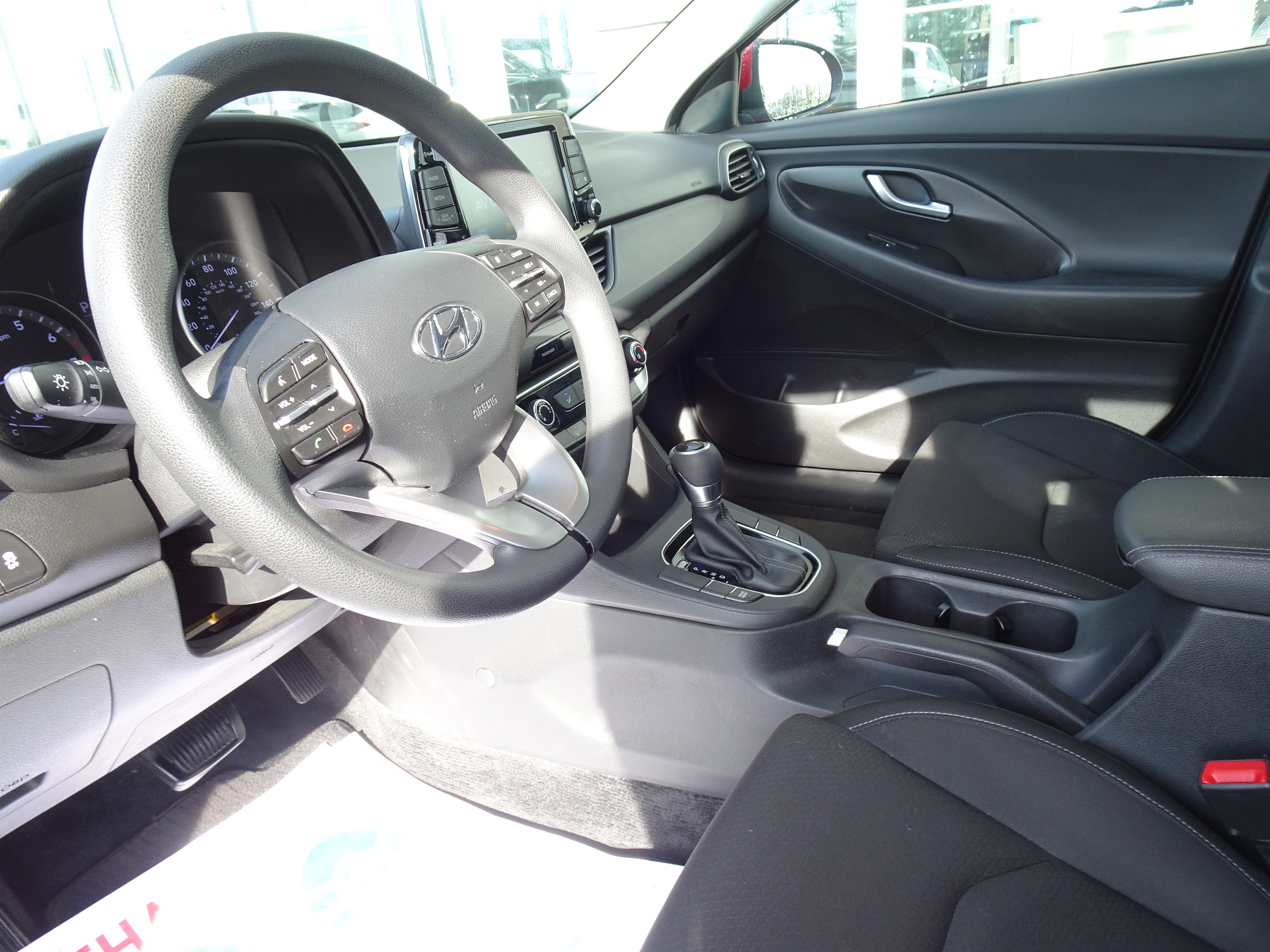 Used 2019 Hyundai Elantra GT FWD image 12