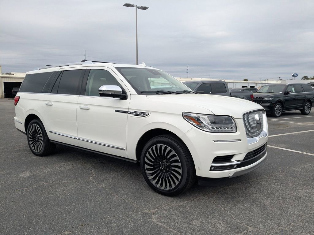 Used 2021 Lincoln Navigator L Black Label w/ Cargo Convenience Package AWD/4WD image 2