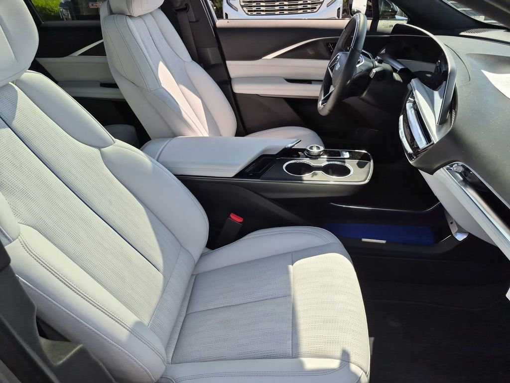 Used 2026 Cadillac Lyriq Sport AWD/4WD image 21