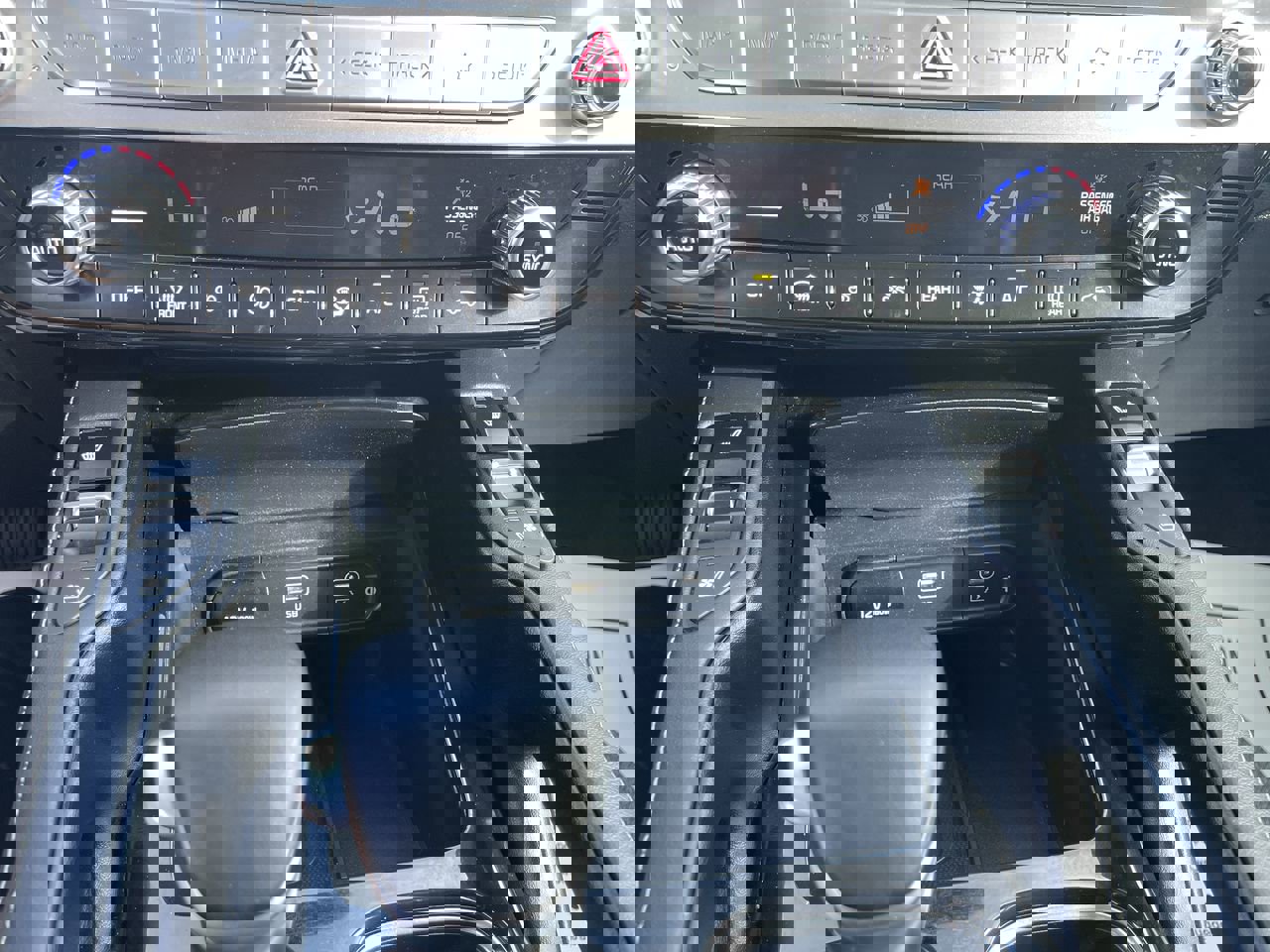 Used 2024 Kia Telluride EX image 17