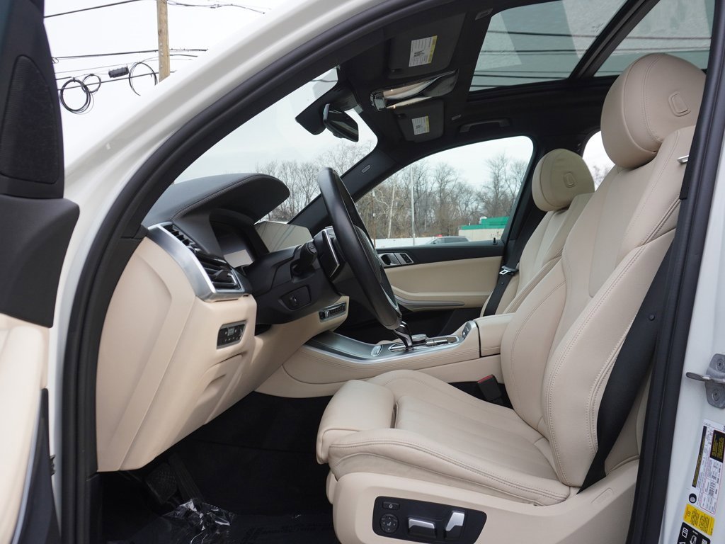 Used 2022 BMW X5 xDrive40i w/ Parking Assistance Package image 31