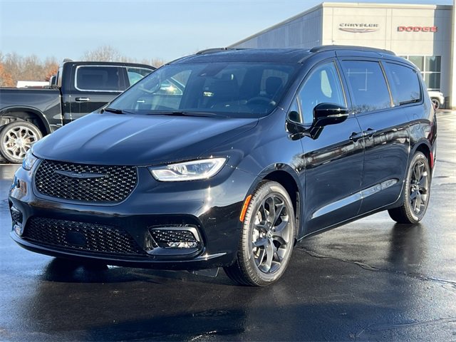 Certified 2026 Chrysler Pacifica Select w/ S Appearance Package image 46