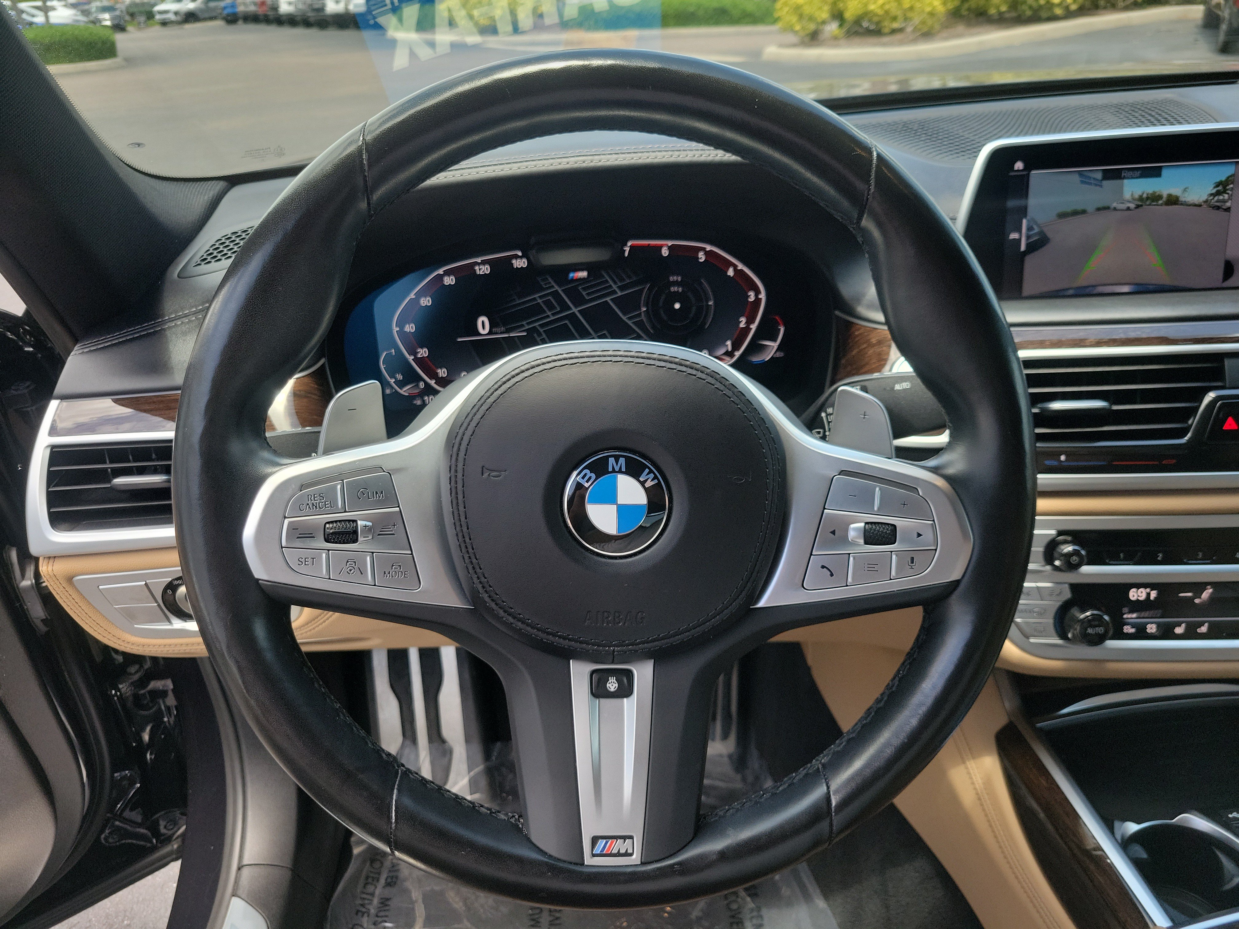 Used 2022 BMW 750Li xDrive AWD/4WD image 35