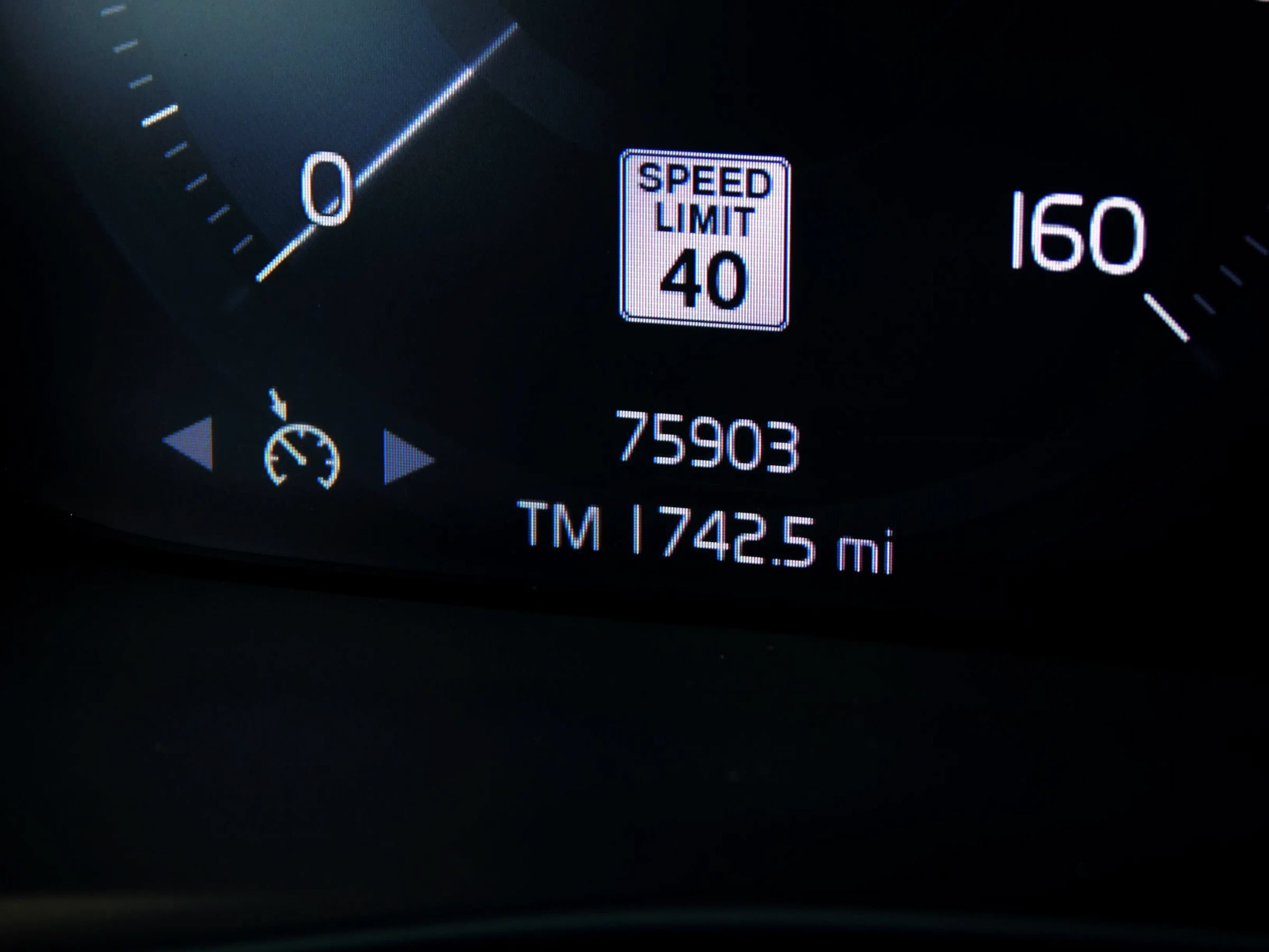 Used 2021 Volvo XC40 T4 Momentum FWD image 28
