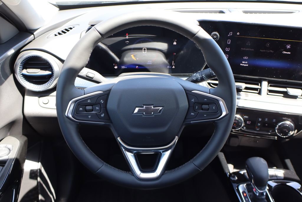 New 2026 Chevrolet Trax LT w/ Sunroof Package FWD image 16