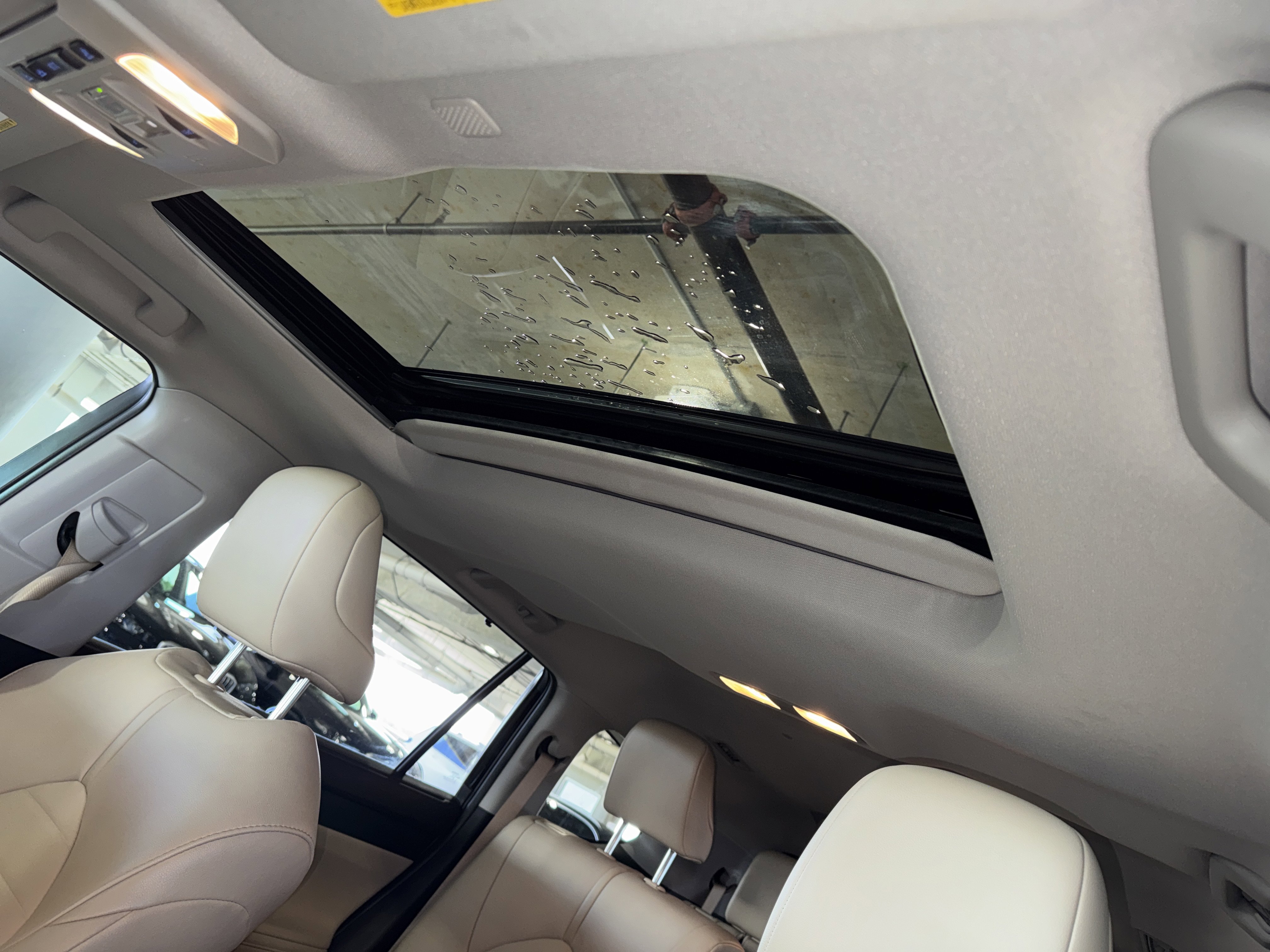 Used 2021 Toyota Highlander XLE image 34