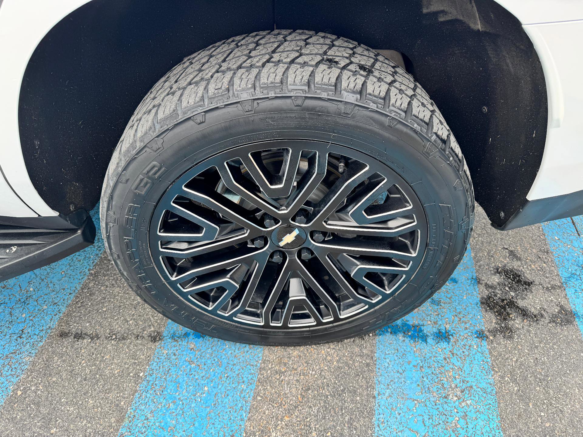 Used 2024 Chevrolet Tahoe High Country w/ Advanced Technology Package image 43