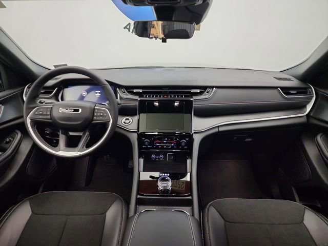 New 2025 Jeep Grand Cherokee L Altitude image 19