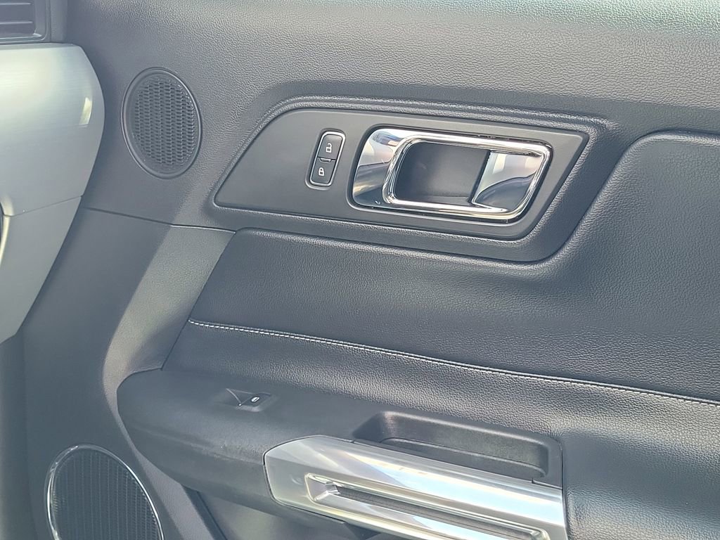 Used 2017 Ford Mustang GT Premium image 17