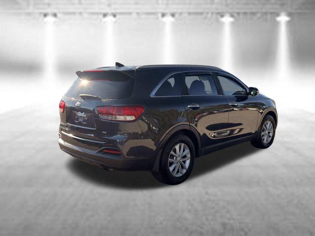 Used 2017 Kia Sorento AWD w/ LX Convenience Package image 5