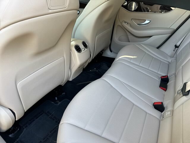 Used 2019 Mercedes-Benz GLC 300 4MATIC image 13