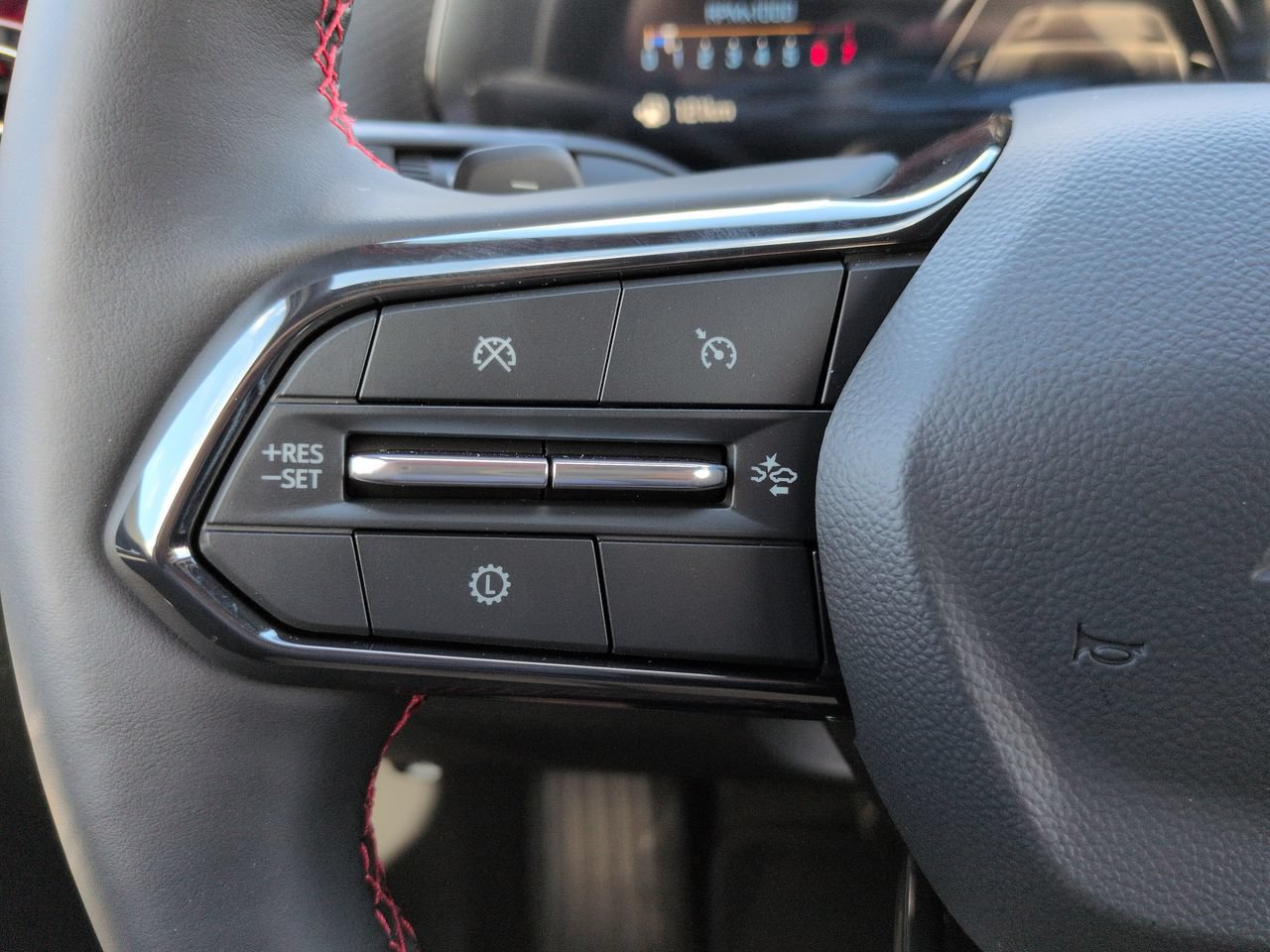 New 2027 Chevrolet Equinox RS w/ Convenience Package III FWD image 26
