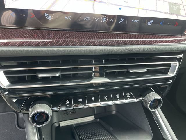 New 2026 Chevrolet Traverse Z71 w/ Driver Confidence Package AWD/4WD image 19
