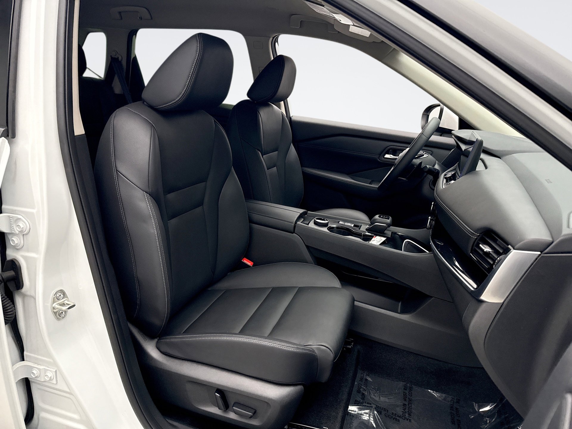 Used 2025 Nissan Rogue SL image 17