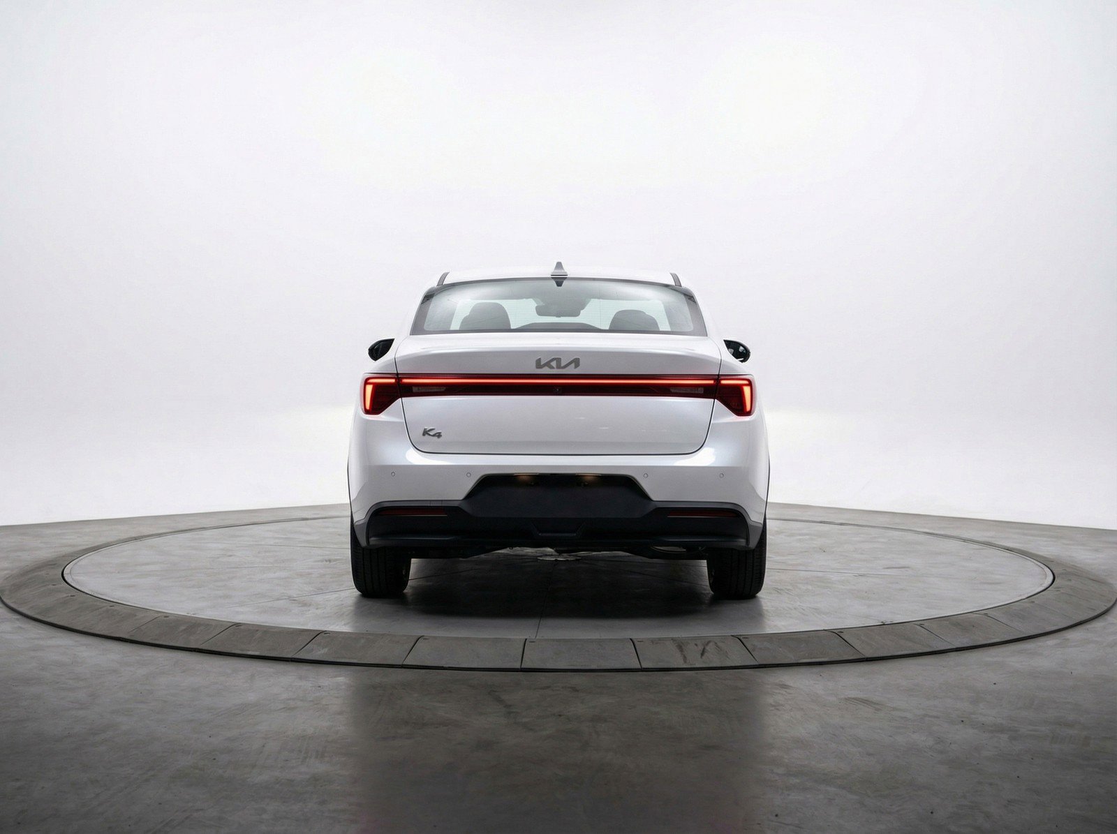 Used 2025 Kia K4 LXS image 7