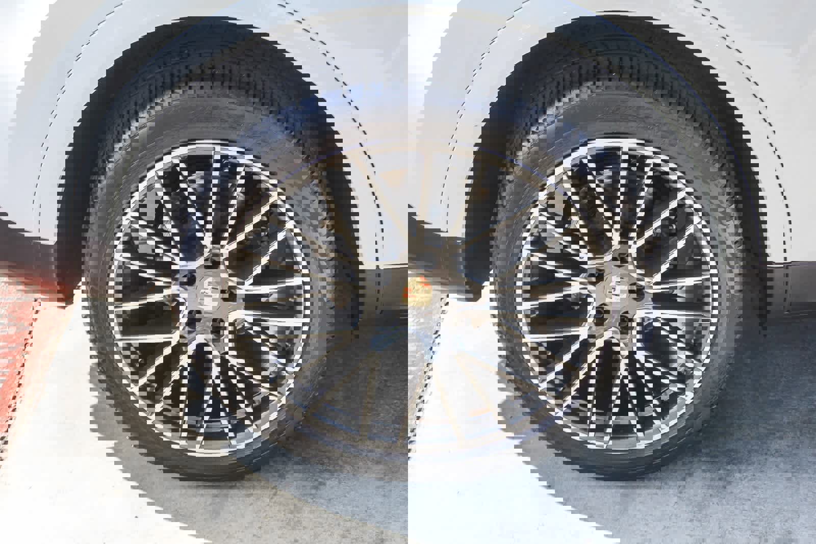 Used 2023 Porsche Cayenne Platinum Edition image 8