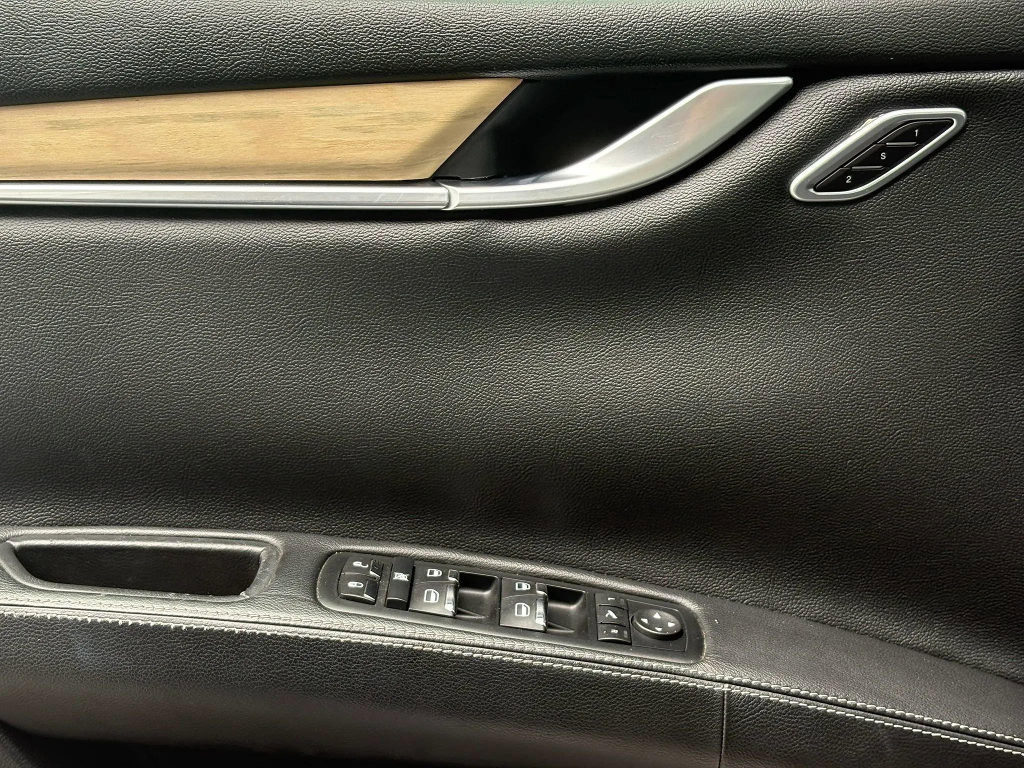 Used 2017 Maserati Ghibli S image 24