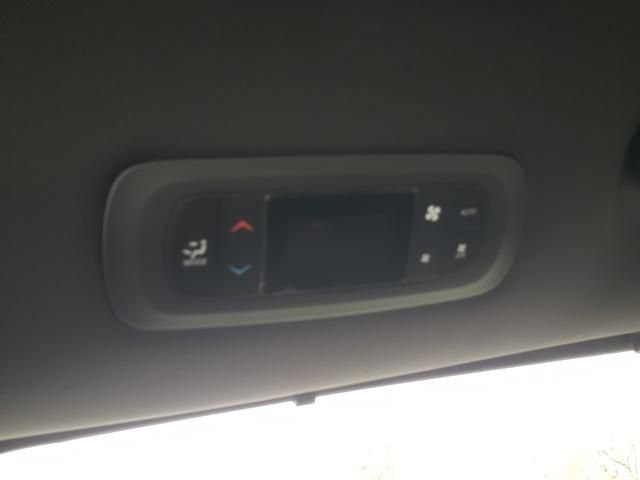 New 2027 Chrysler Pacifica Select FWD image 32